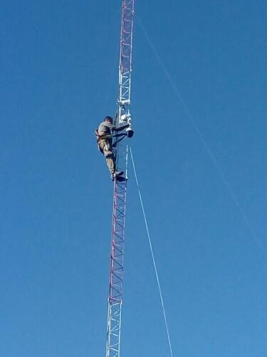Soporte 365 hombre trabajando en altura